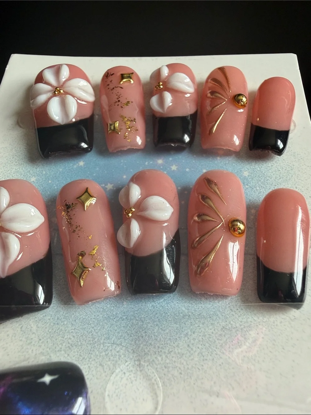 Floral Pink and Black Press-On Nails - Elegant 3D Flower Design
